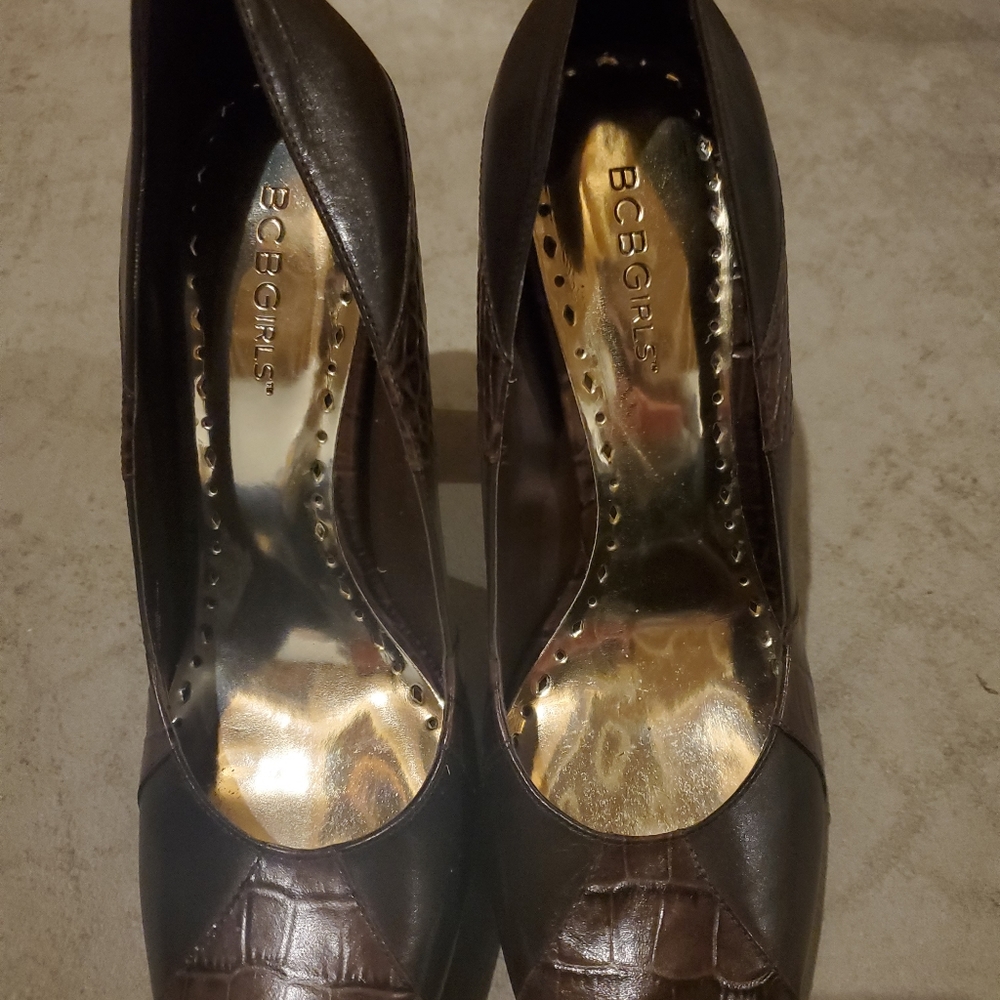 BCBG size 8.5 heela